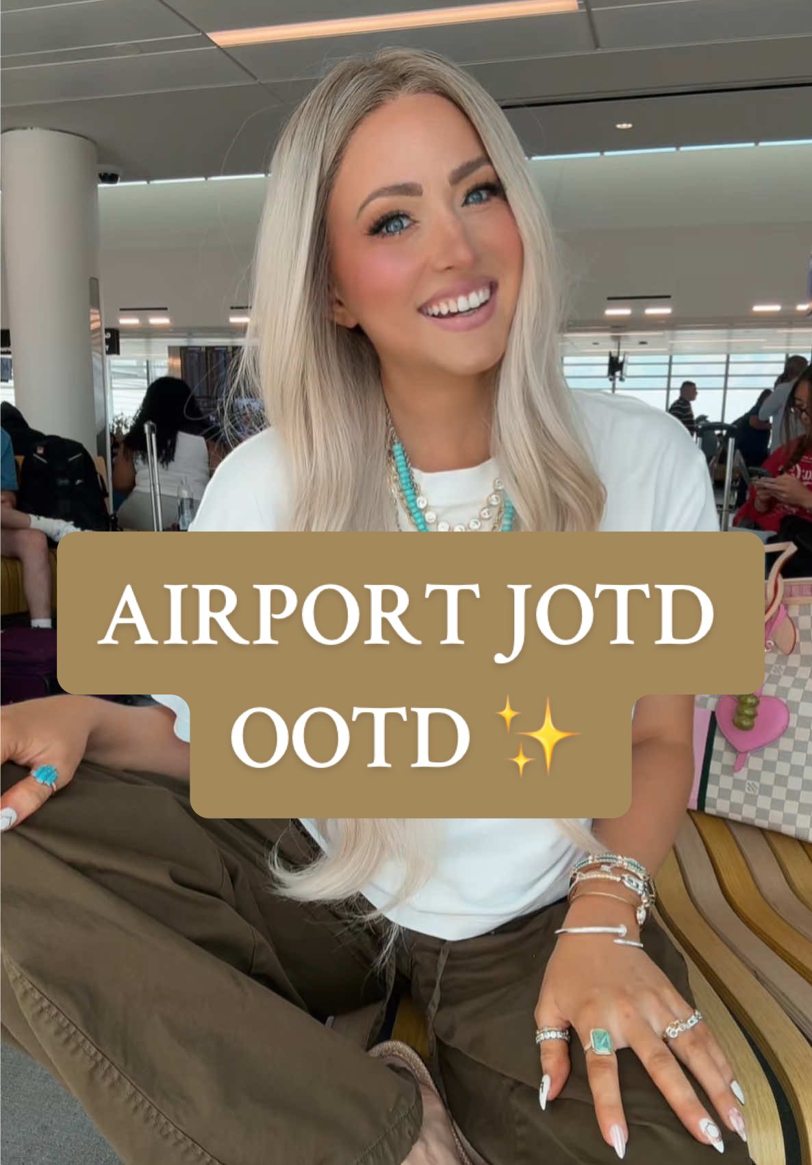 TikTok post by @fizzandfizz_kalyn for Chelsey Smith Cosmetics. Caption reads: Kinda wish someone would have jumped in and joined....