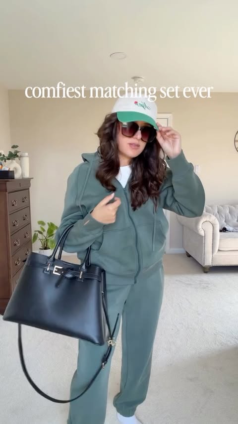 Instagram post by @themarvi.b for Colorfulkoala. Caption reads: [...] is the comfiest matching set ever....