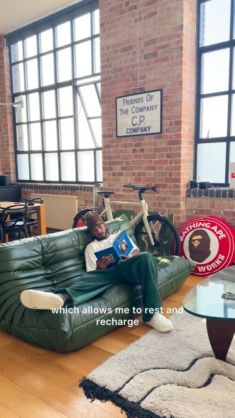 Instagram post by @hellacreps for Cleanipedia. Caption reads: [...] house means a clear headspace ad....