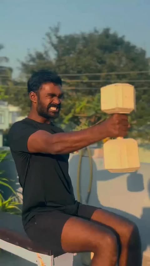 Instagram post by @sai_rocks_1919 for MuscleBlaze. Caption reads: @muscleblaze Use code : SAIMB [...].