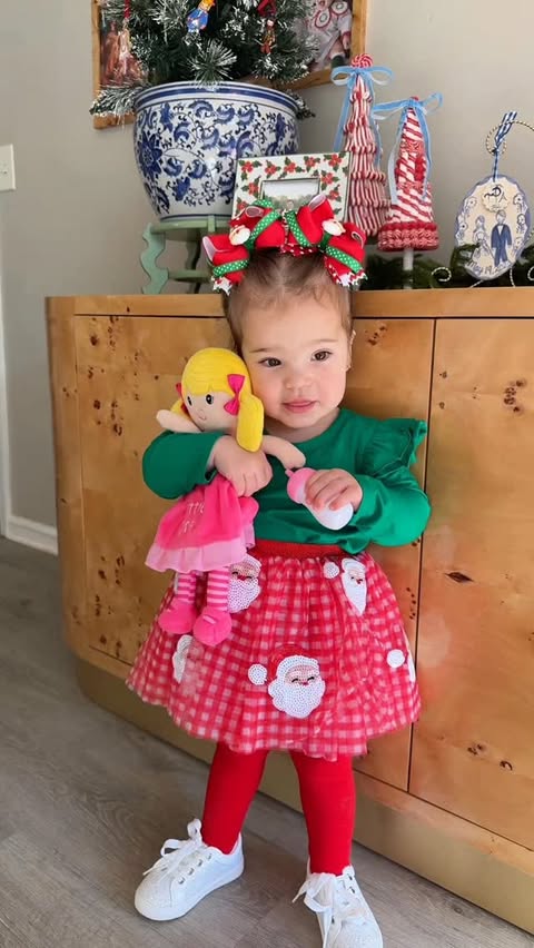 Instagram post by @tayplemmons for Personalization Mall. Caption reads: Sweet little gifts for my girl from @PMallGifts —....