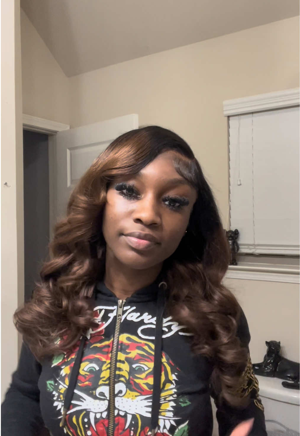 TikTok post by @zahriyalachell for Pizazz Hair. Caption reads: [...] glueless wig 🫶🏾🫶🏾🫶🏾 @pizazzhairshop_us....