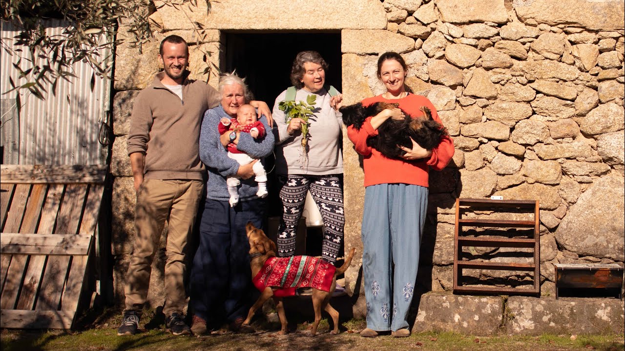 YouTube post by @FrankieOffGrid for Reolink. Caption reads: A Quiet Beginning to the New Year on Our Homestead....