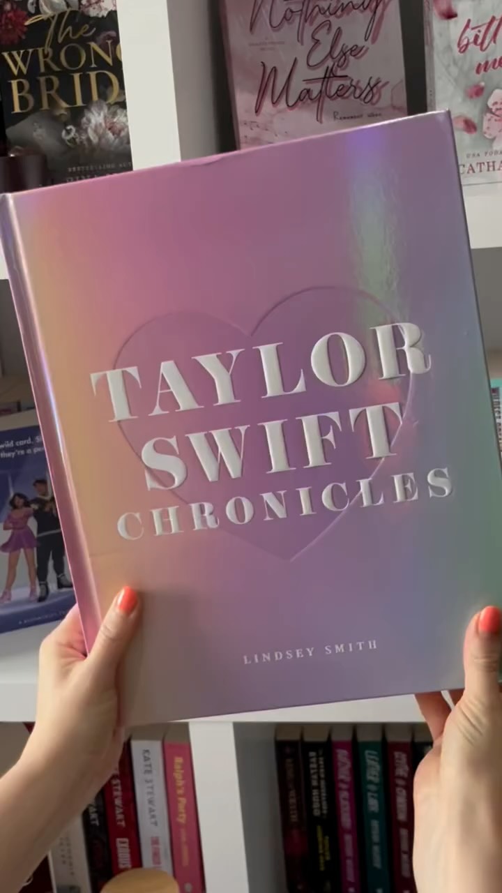 Instagram post by @this_mum_reads for Insight Editions. Caption reads: [...] thank you @rachelquinmarketing and....