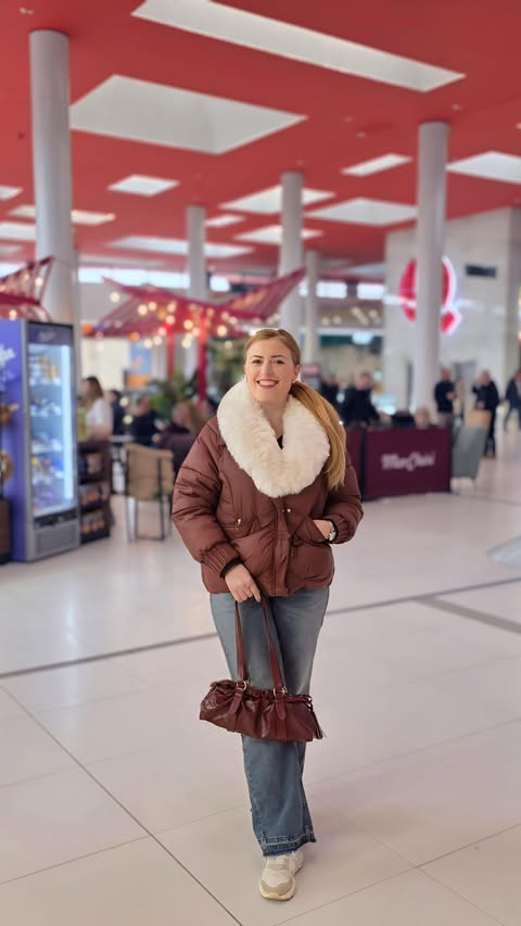 Instagram post by @luis_fashion for Voghion. Caption reads: [...] & Sizes​✨ Link in bio to download Voghion....