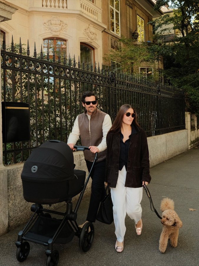 Instagram post by @entre_dois for CYBEX. Caption reads: Sunday strolls with my family, introducing our....