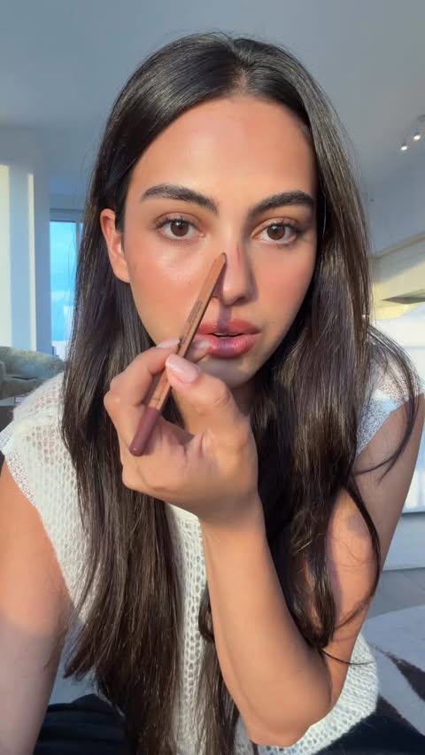 Instagram post by @nicolesahebi for Clinique. Caption reads: #CliniquePartner my 4 step lazy girl makeup [...].