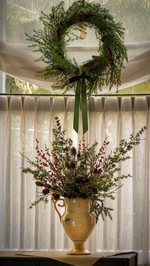 Instagram post by @brettcalverthari for The Suffolk Nest. Caption reads: [...] for your Christmas styling plans 🎄....