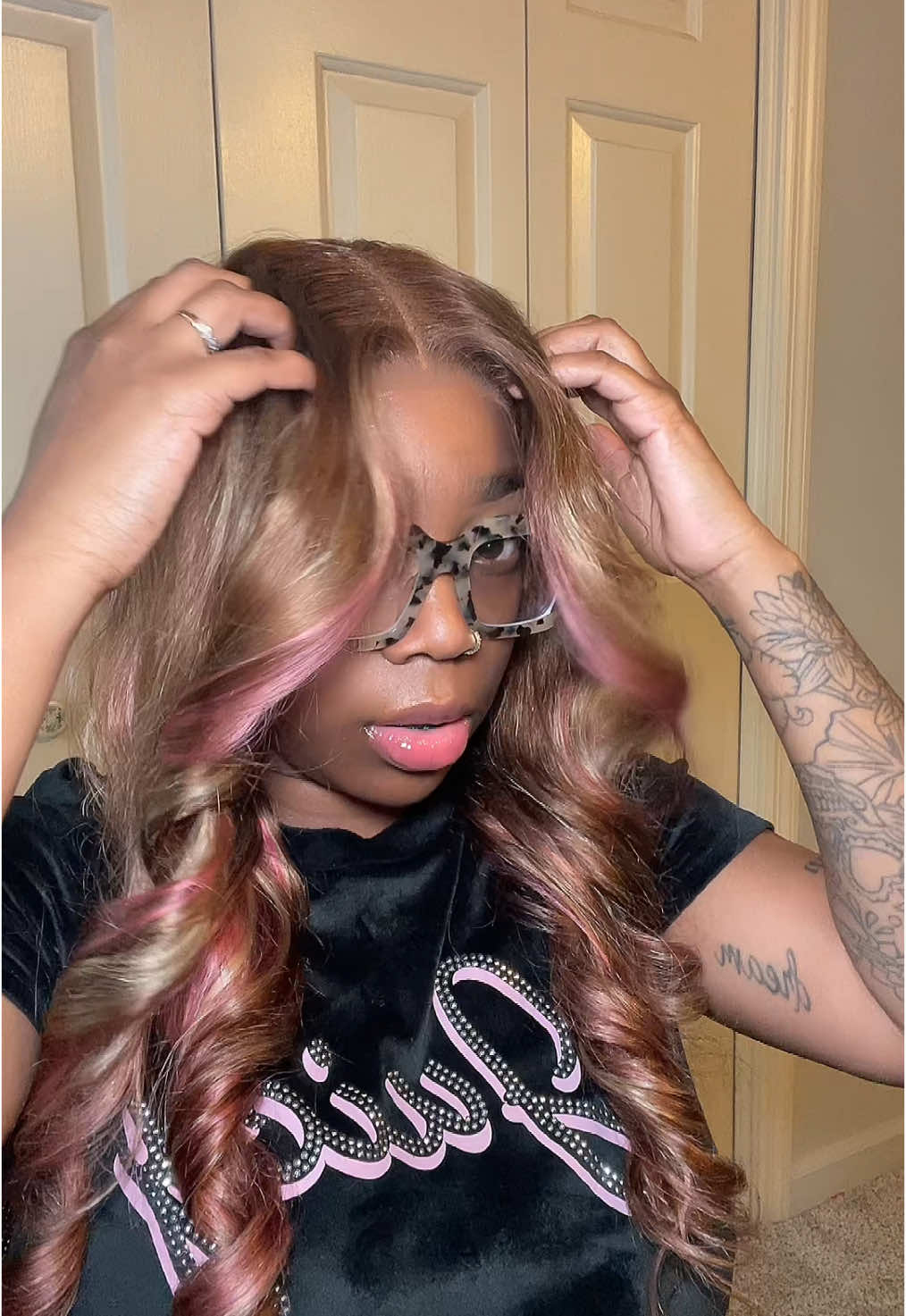 TikTok post by @tekab0 for Dorsanee Hair. Caption reads: wig: @Dorsanee Hair 💓 Use code “Teka” to get 12%....