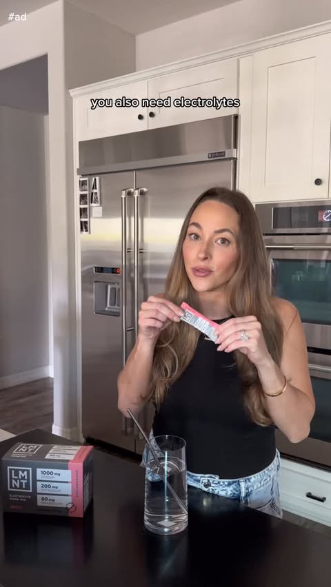 Instagram post by @rozalinehock for LMNT. Caption reads: #ad adding @drinklmnt this pregnancy has been the....
