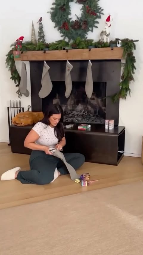 Instagram post by @ashleygraham for Wonderbelly. Caption reads: [...] stuffers but make it practical ✨ ....