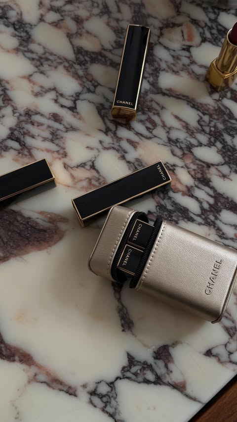 Instagram post by @sylwia_butor for CHANEL BEAUTY. Caption reads: @chanel.beauty #chanel#reklama.