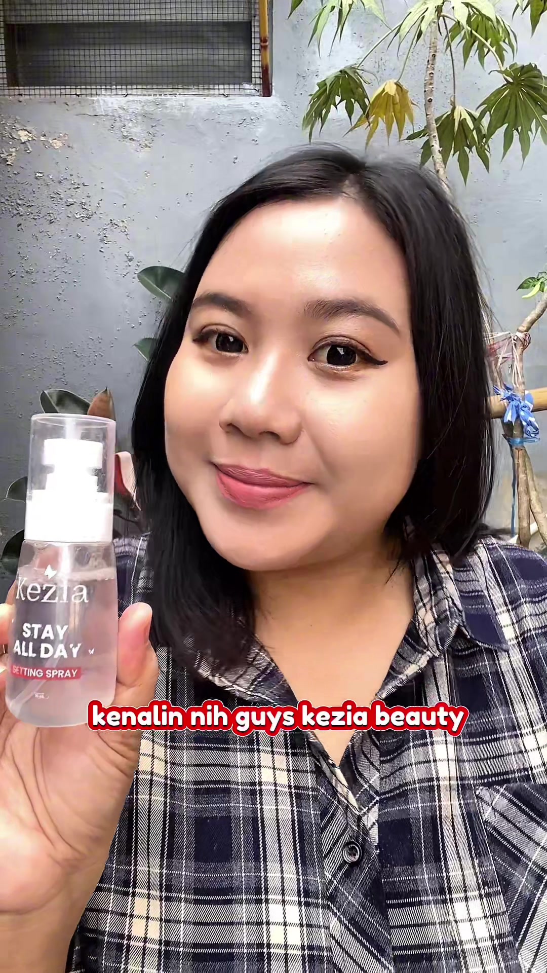 TikTok post by @indripujianti92 for Kezia Beauty. Caption reads: [...] spray 3 manfaaat..???masa sih…nih ada Kezia....