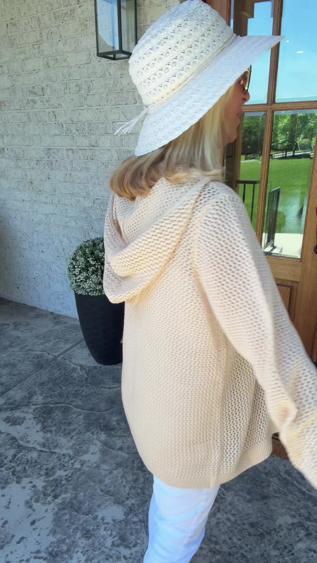 TikTok post by @christy37218 for Saodimallsu Shop. Caption reads: [...] #cardigans #crochetcardigan @Saodimallsu....