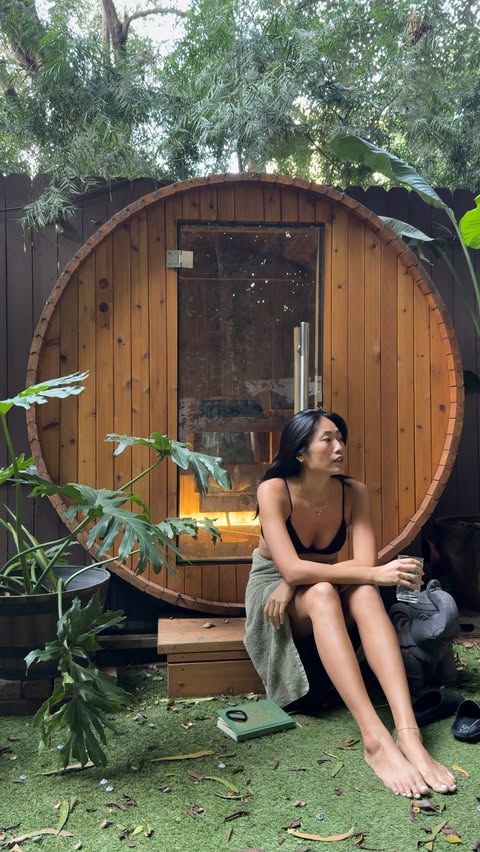 Instagram post by @jus_vera for Politics and Prose. Caption reads: soft moments with @prose 💆🏻‍♀️✨

winter asks me....