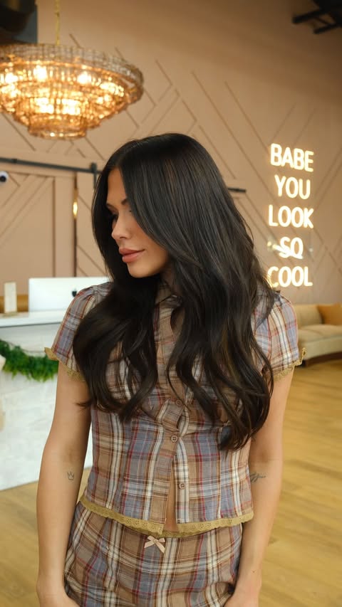 Instagram post by @_justjessiiii for Redken. Caption reads: She’s baaaack 😜🫶🏼 

Color Formula:

Zone 1:....