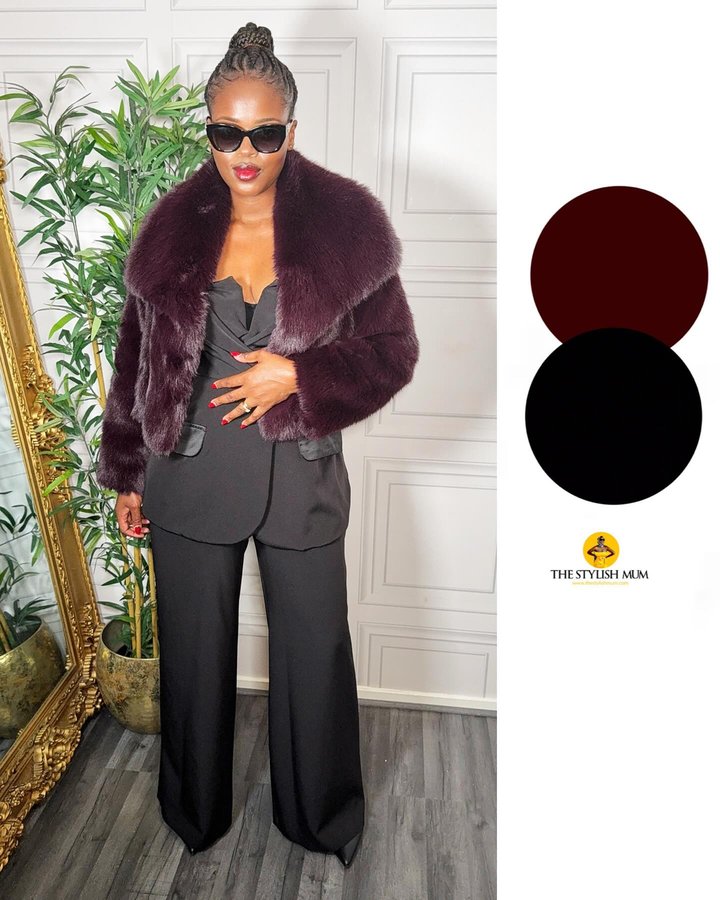 Instagram post by @thestylishmum_ for Hirestreet. Caption reads: [...] on budget! Achieve this look with....