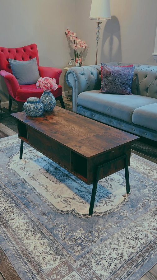 Instagram post by @amerikada_hayattt for slashop. Caption reads: SLASHOP

This beautiful rug will be perfect for....