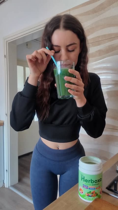 Instagram post by @marijaab__ for Herboxa. Caption reads: Velika rasprodaja Herboxa Super Greensa😍 @herboxa....