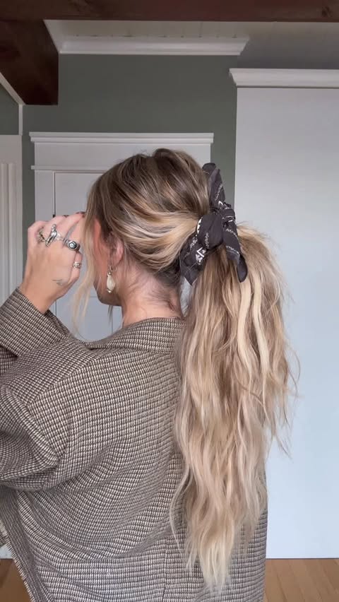 Instagram post by @torielynnbliss for Luxy Hair. Caption reads: Cool gal ponytail for HAIRmas day 1....