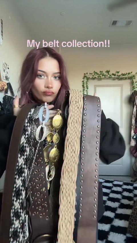 Instagram post by @isavramirez for In Print We Trust. Caption reads: [...] u tell im in this diva hoodie from....