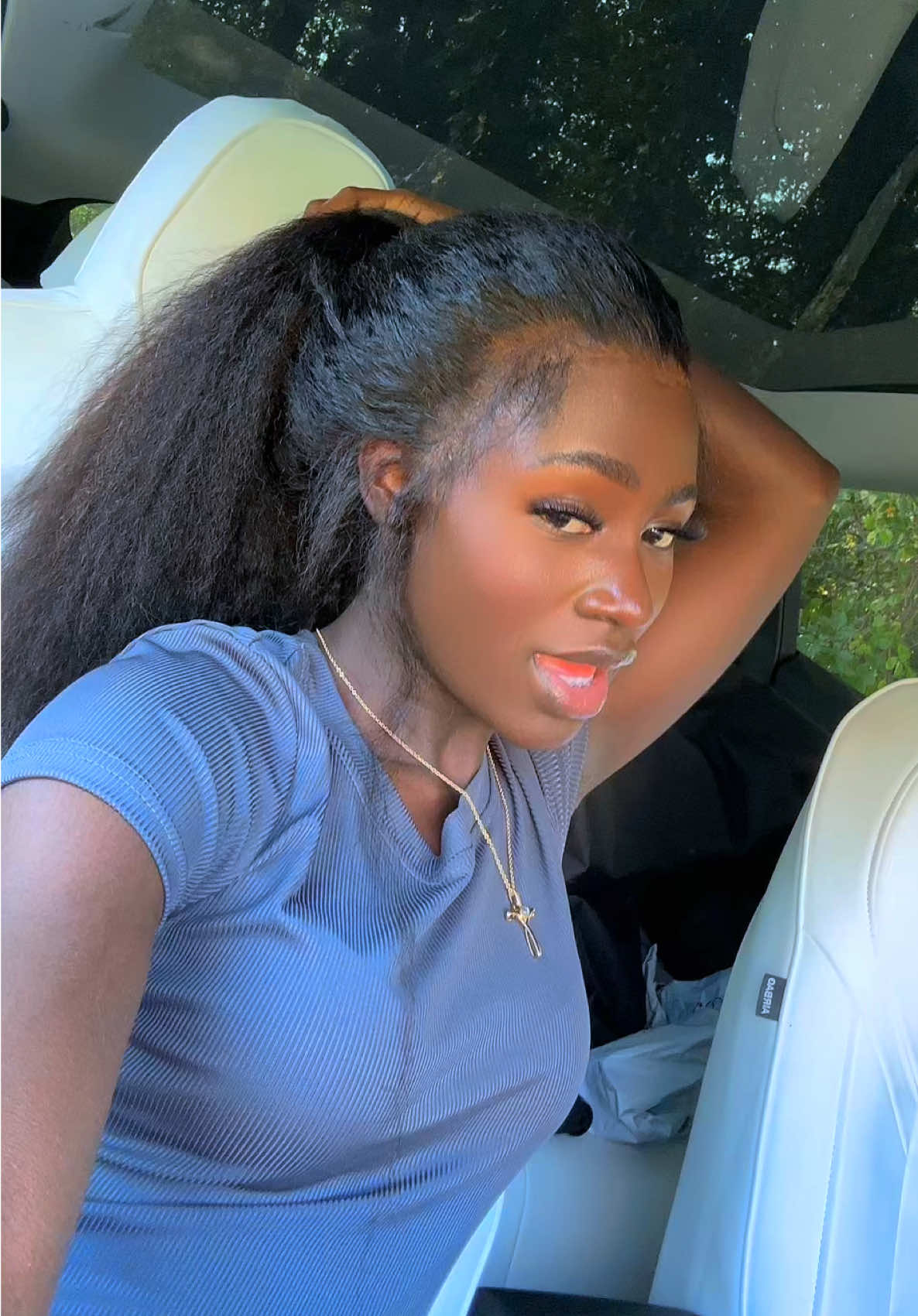 TikTok post by @eno_kay for OQHAIR. Caption reads: [...] kinky straight wig from @OQHAIR PRE CUT *....