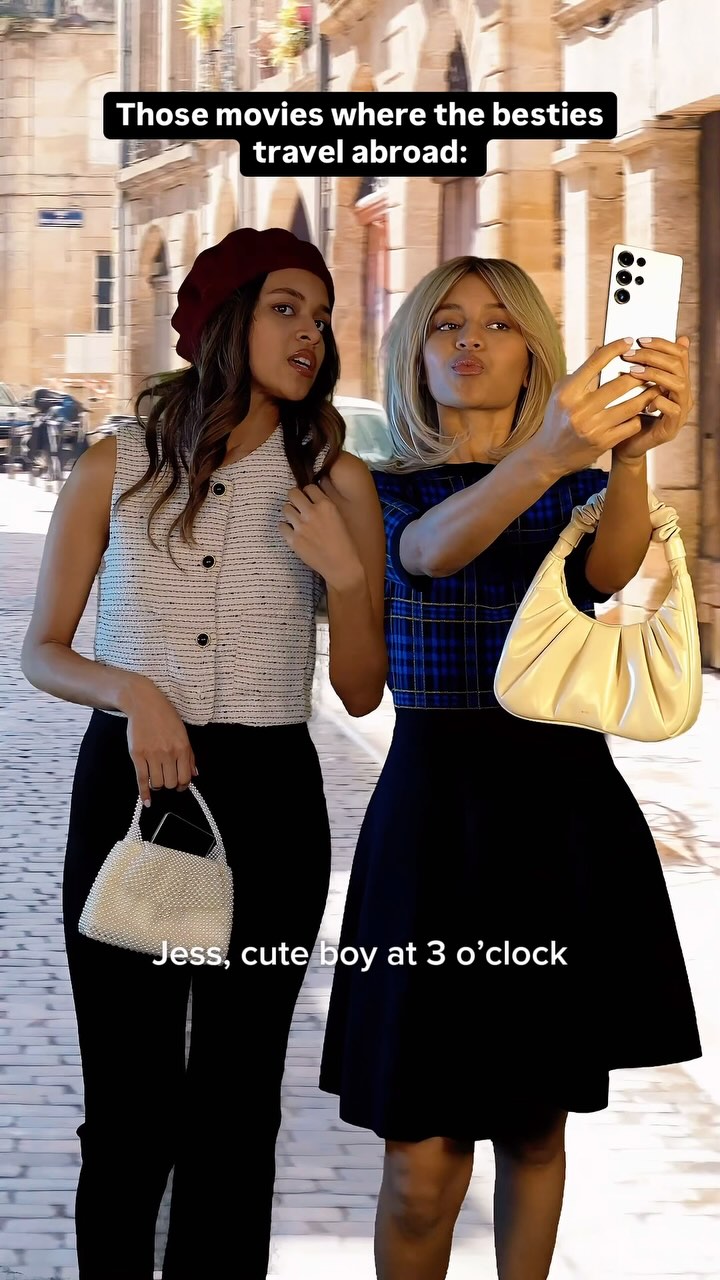Instagram post by @laframbuesaa for TELUS. Caption reads: Samantha can’t go without her Samsung Galaxy S25....