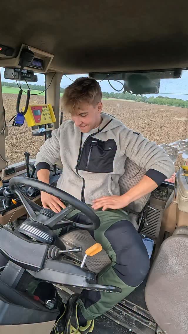 Instagram post by @luki.tdr for RevolutionRace. Caption reads: Neues Outfit👌
#landwirt #landwirtschaft....