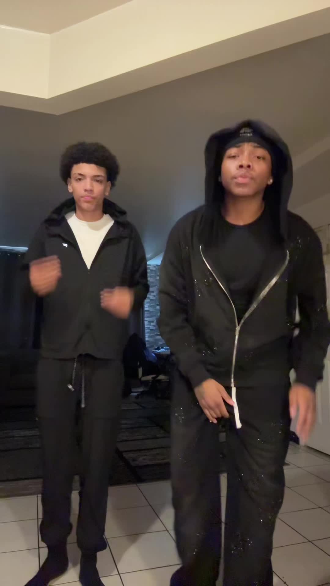 TikTok post by @sbv.kayyj for Timeloop Visionz. Caption reads: [...] dance tuff😂‼️|| SWEATSUIT FROM....