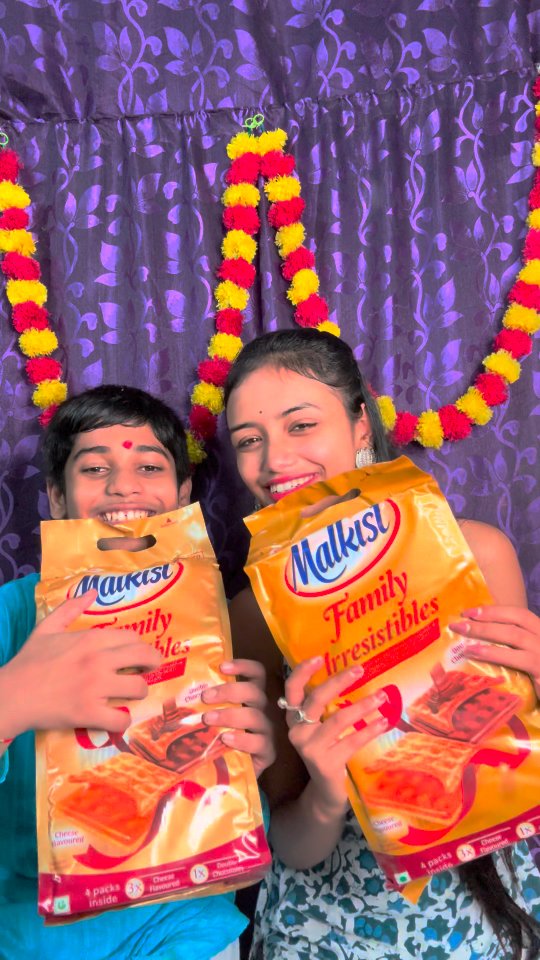 Instagram post by @crush_megha for Malkist Premium Crackers. Caption reads: Malkist can't resist ☺️♥️ #ShareTheBite....