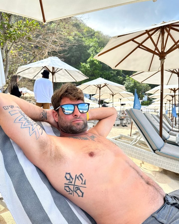 Instagram post by @poopiesgram for Neveneyewear. Caption reads: [...] was back on the beach in Bali in my....