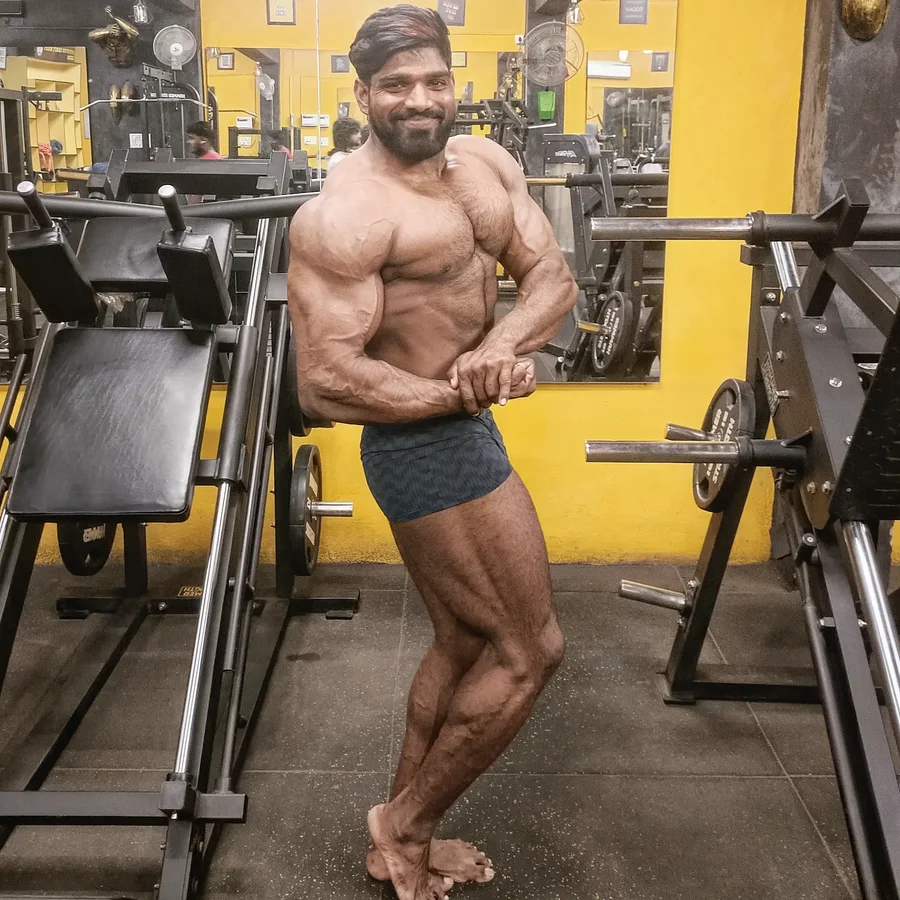 Instagram post by @rk_mohan_ for BPI Sports. Caption reads: [...] Team:@hench_nation NUTRITIONS....