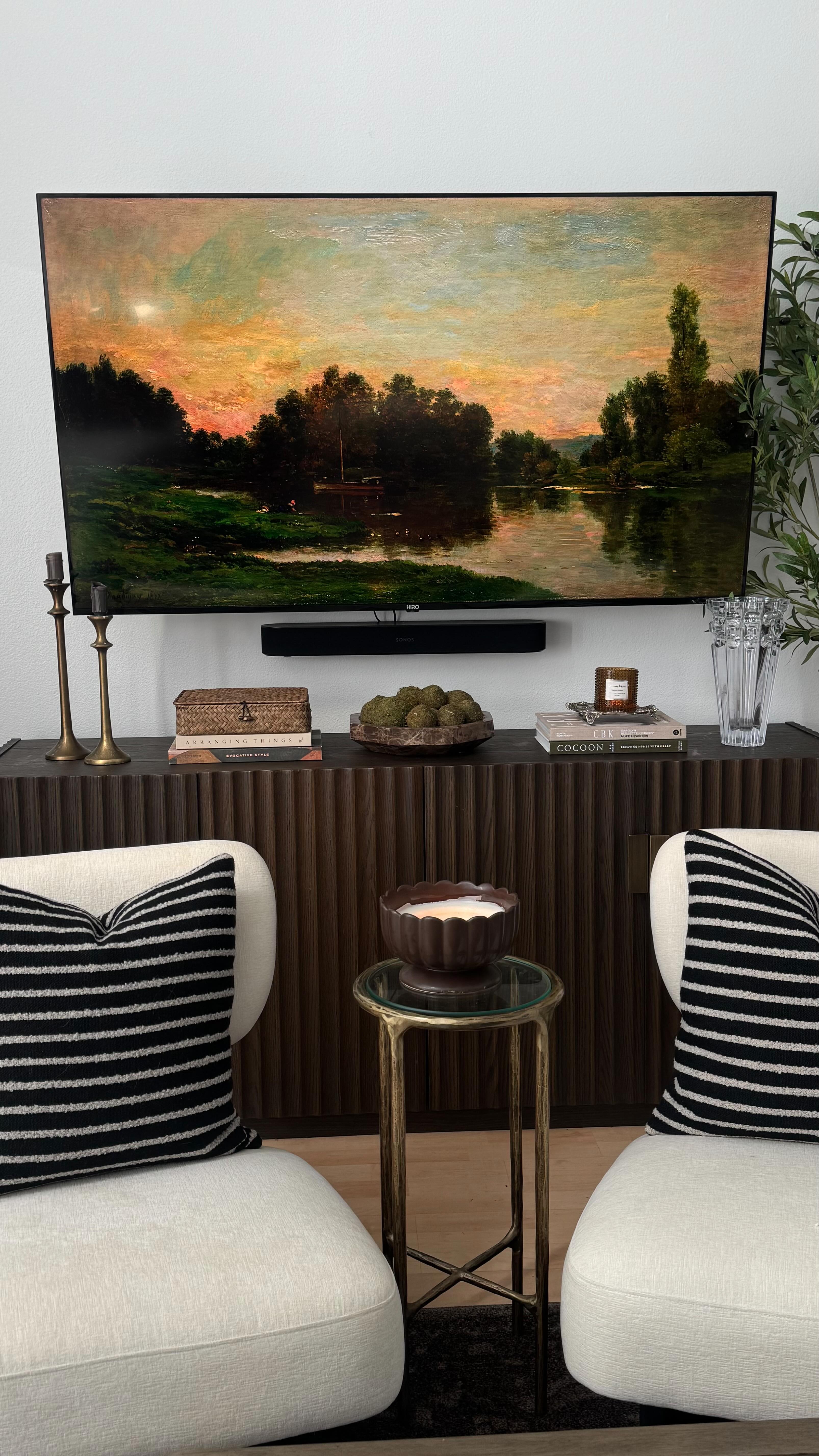 Instagram post by @isabellasloft for Roku. Caption reads: #Ad Did you know that your Hiro Roku had this....