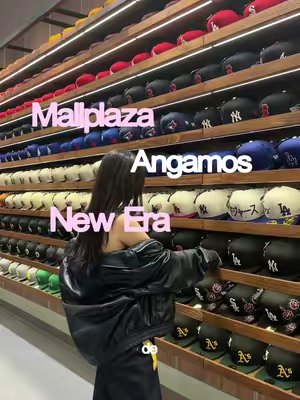 TikTok post by @ily.adri for New Era Cap. Caption reads: [...] las gorras no son para chicas? 👀🎀....
