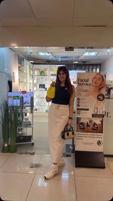 Instagram post by @yoursingaporeguide for Dr. Hauschka. Caption reads: [...] starts with the right ingredients by....