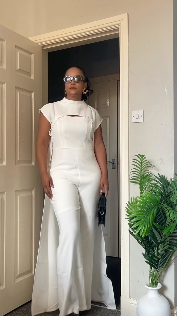 Instagram post by @kellytrind for StyleWe. Caption reads: ✨ In love with my new picks from @stylewe!
This....