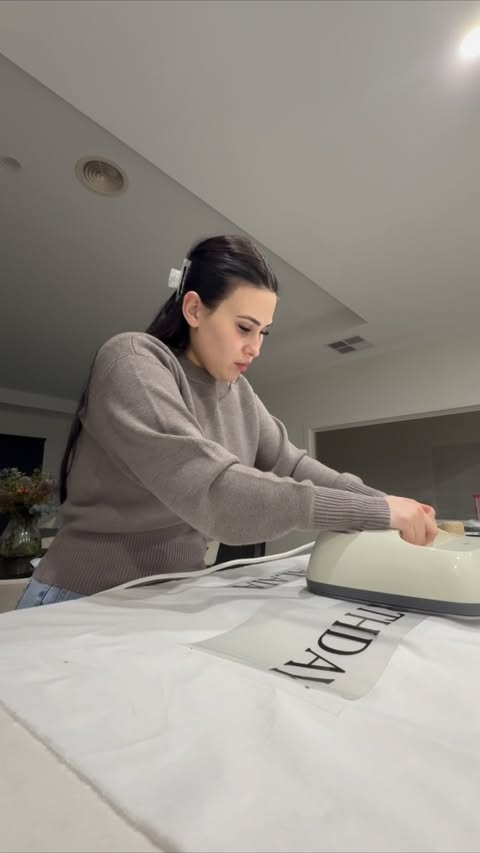 Instagram post by @ellielovitt for Cricut ANZ. Caption reads: [...] @closercommunications #MakewithCricutANZ....