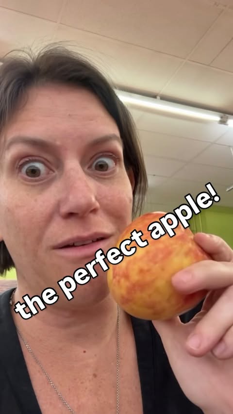 Instagram post by @chefsarabradley for Kroger. Caption reads: a honeycrisp a day keeps all the other apples....