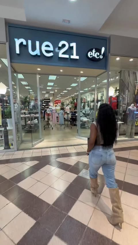 Instagram post by @thatsallie for rue21. Caption reads: Rue21 is the place for all affordable summer [...].