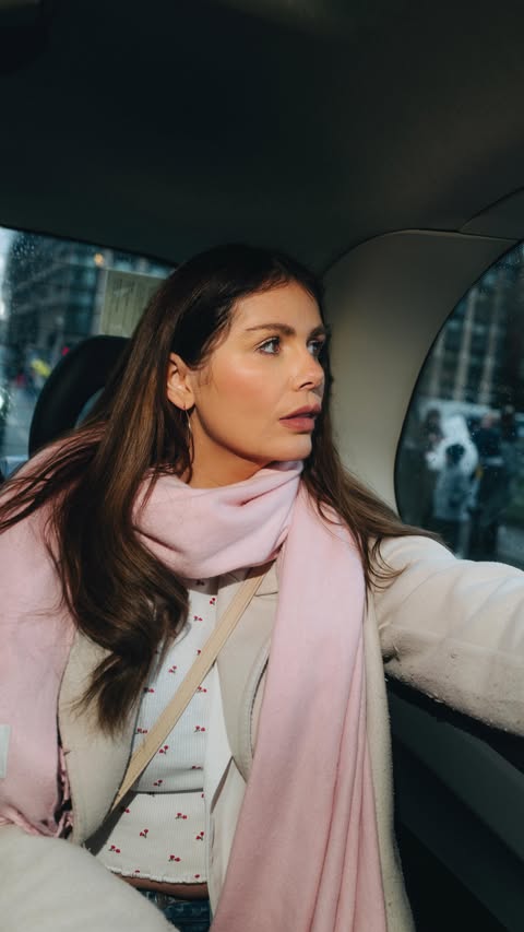 Instagram post by @yvonnedilauro for L'Oréal Paris. Caption reads: Anzeige | Diese Behandlung da oben muss man nicht....