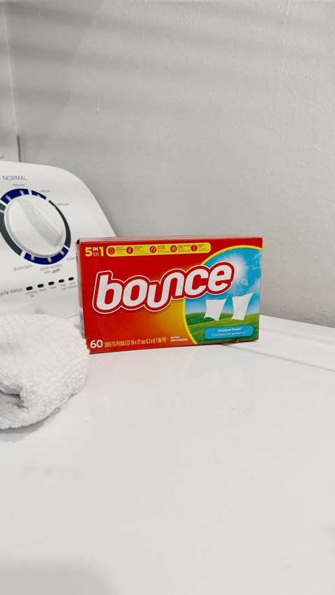 Instagram post by @karolsullivan for Bounce. Caption reads: Laundry day just got easier! 🧺 @bouncesheets Say....