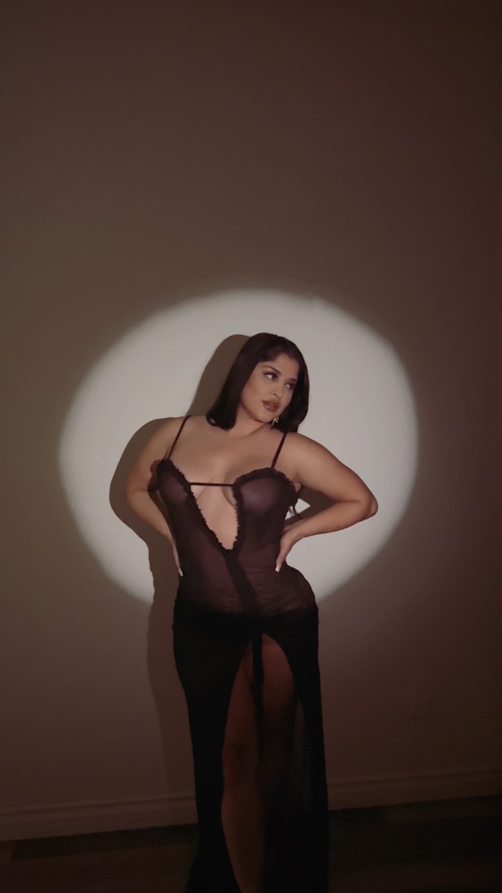 Instagram post by @yoceyygee for AMICLUBWEAR. Caption reads: [...] sets now,  for your Valentine’s Date....