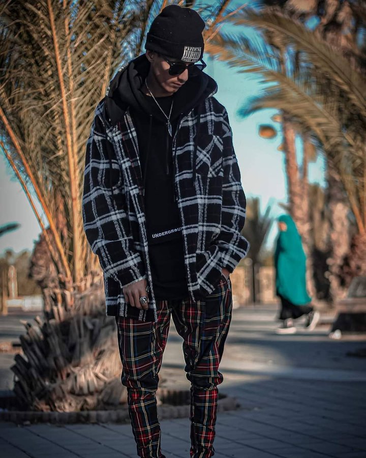 Instagram post by @itsmeanoir for MarsQuest. Caption reads: [...] @statementvip @sammydressfashion @marsquest....