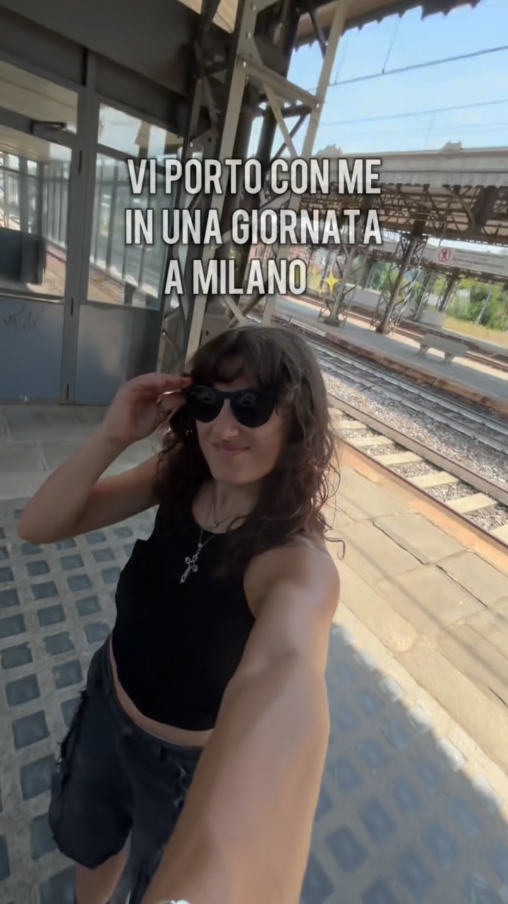 Instagram post by @martinacruccu for Dove. Caption reads: i 40° di Milano non me li meritavo… 
Menomale che....