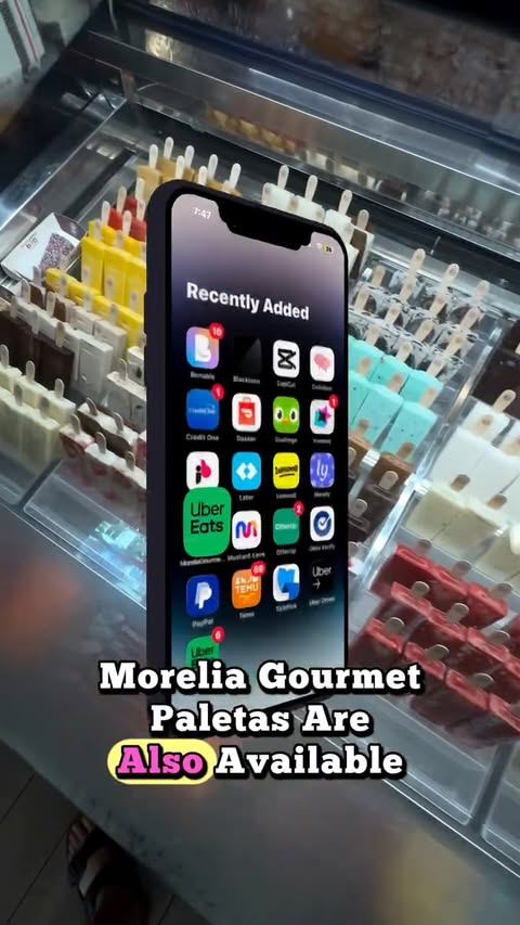 Instagram post by @queens.aura_ for Morelia Gourmet Paletas. Caption reads: [...] dessert… this is your sign 🍨 Morelia....