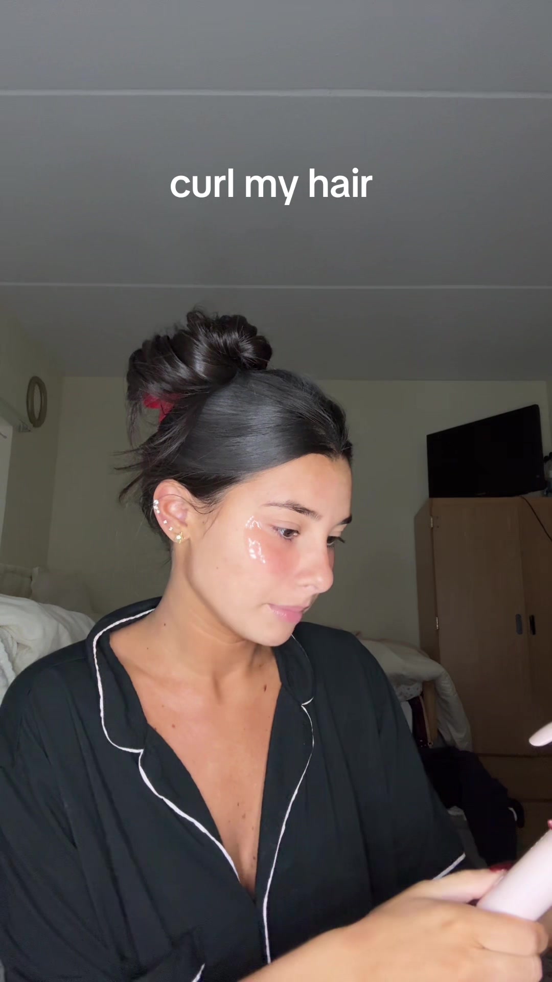 TikTok post by @sofiareparto for T3 Micro. Caption reads: my iron is from @T3 Micro .