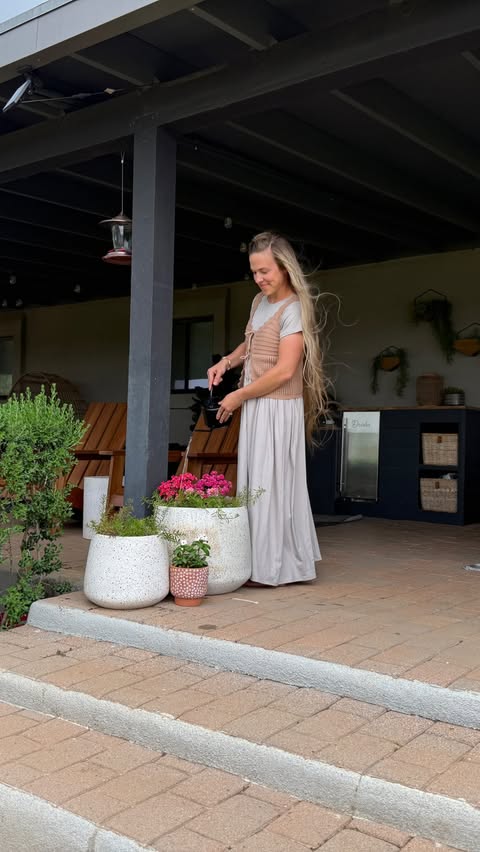 Instagram post by @hannahshappyhome for Jackery. Caption reads: This Jackery comes in handy so often whether we’re....