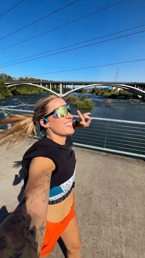 Instagram post by @caitlynonthemove for Suunto. Caption reads: #ad The @suunto Run 2 watch dropped this week and....