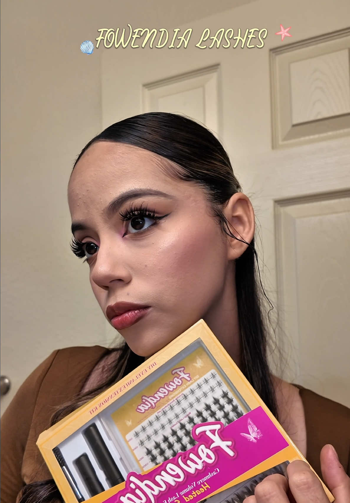 TikTok post by @okpathyy for Fowendia Lashes. Caption reads: 💛💕@Fowendia Lashes #lashes #fowendialashes [...].