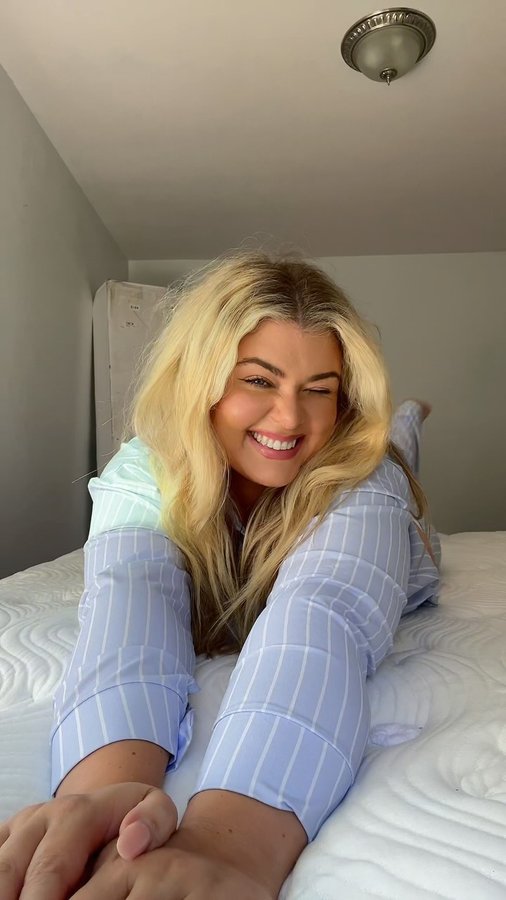 Instagram post by @isabelnichollsnall for Big Fig Mattress. Caption reads: copped a @bigfigmattress as soon as I got to the....